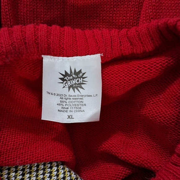 XL Dr.Seuss The Grinch Boys Red Holiday Christmas Graphic Knit Crewneck Sweater - Picture 3 of 3